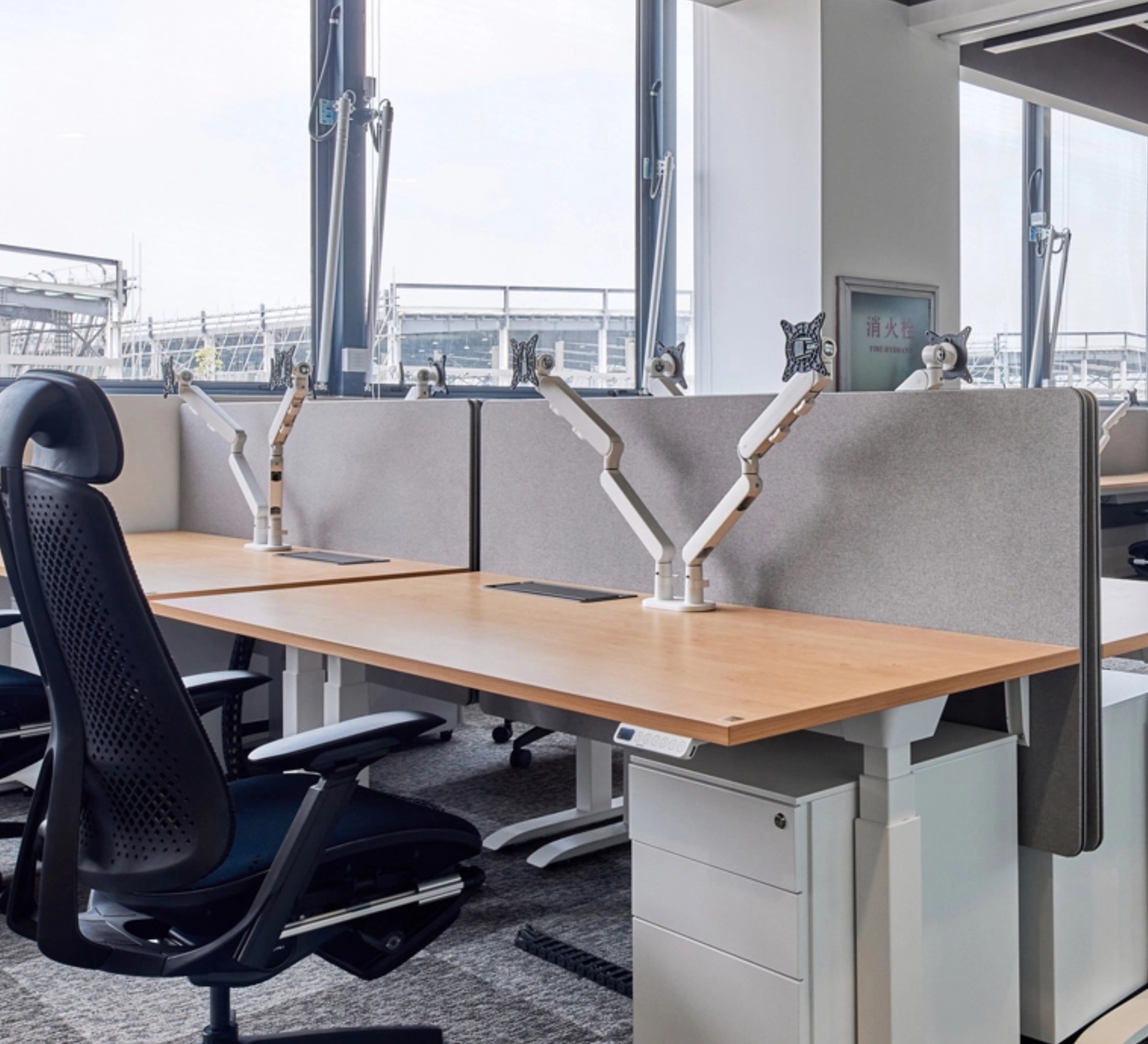 Sturdy Support with Effortless Elevation